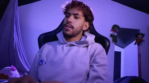 Snapshot of 3v1l_ chatting on 27, 11, 2025 E V I L online show from 27, 11, 2025