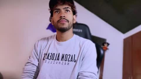 Snapshot of 3v1l_ chatting on 4, 12, 2025 E V I L online show from 4, 12, 2025