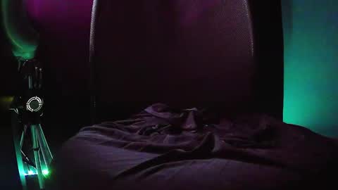 Ixela online show from 27, 9, 2025