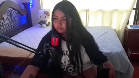 Snapshot of 5ophie chatting on 8, 2, 2026 5ophie online show from 8, 2, 2026