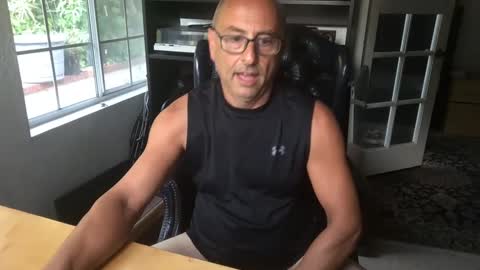 daddy vegas  for single women and couples here online show from 13, 9, 2025