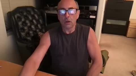 daddy vegas  for single women and couples here online show from 10, 1, 2026