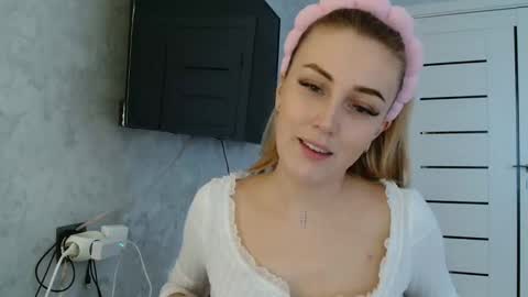 Snapshot of 7melania chatting on 7, 10, 2025 7melania online show from 7, 10, 2025