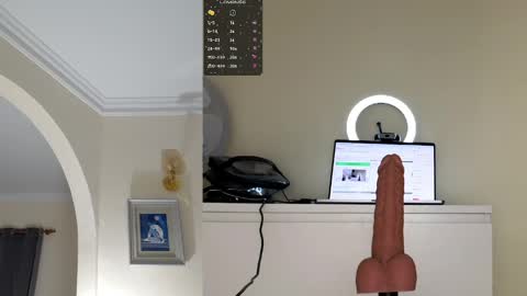 Mila online show from 22, 4, 2026