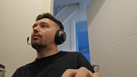 8inchdude93 online show from 25, 11, 2025