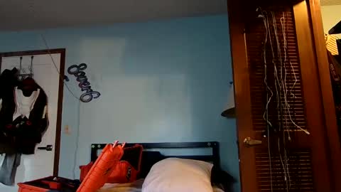 Snapshot of 9_25 chatting on 15, 2, 2025 8over6 online show from 15, 2, 2025