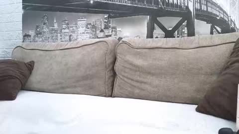 Snapshot of 9west chatting on 13, 10, 2025 KARINA online show from 13, 10, 2025