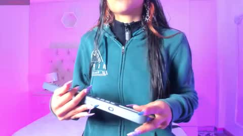 Snapshot of _agathaargent chatting on 3, 11, 2025 Agatha online show from 3, 11, 2025