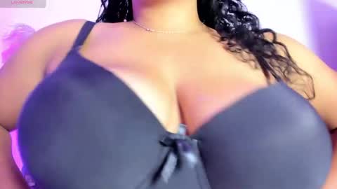 _aithanaa_ online show from 7, 4, 2026