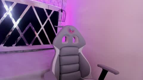  Alaia online show from 3, 2, 2025