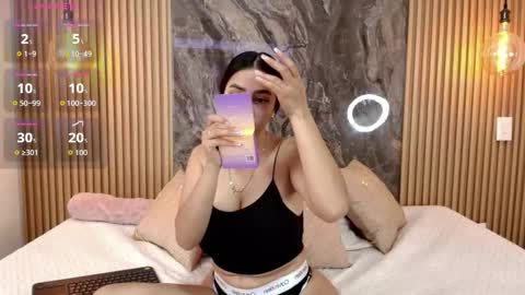 Snapshot of _alanajones_ chatting on 28, 10, 2025 ALANA  online show from 28, 10, 2025