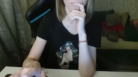  AliceCullen  online show from 14, 11, 2025