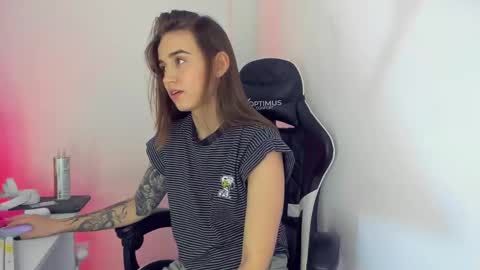 Snapshot of _alicerosse2 chatting on 2, 3, 2025 ALICE online show from 2, 3, 2025