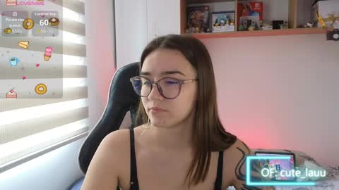 Snapshot of _alicerosse2 chatting on 11, 4, 2026 ALICE online show from 11, 4, 2026