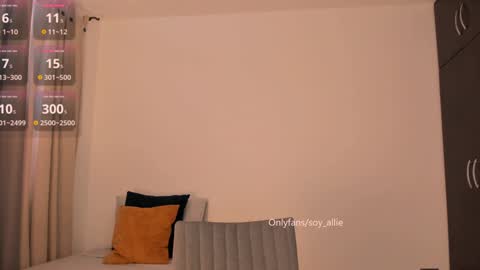 Snapshot of _alliex_ chatting on 5, 2, 2025 you can call me pretty online show from 5, 2, 2025