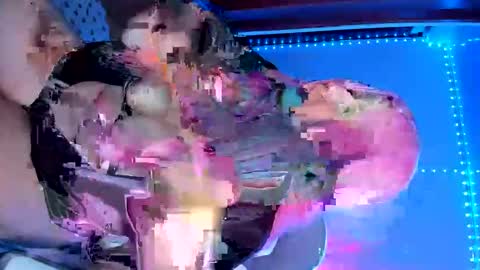 Snapshot of _alukah__ chatting on 19, 10, 2025 Alisa online show from 19, 10, 2025