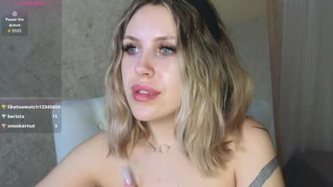 _amymoore_ online show from 9, 4, 2026