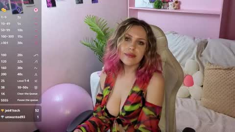 Snapshot of _amymoore_ chatting on 27, 5, 2026 _amymoore_ online show from 27, 5, 2026