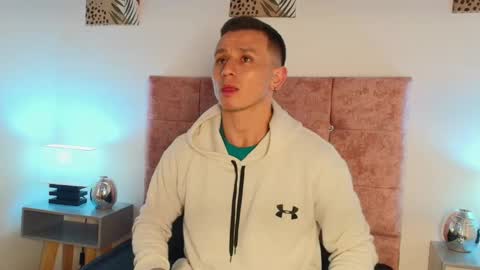 Snapshot of _andrewfalcon2 chatting on 14, 1, 2025 _andrewfalcon2 online show from 14, 1, 2025