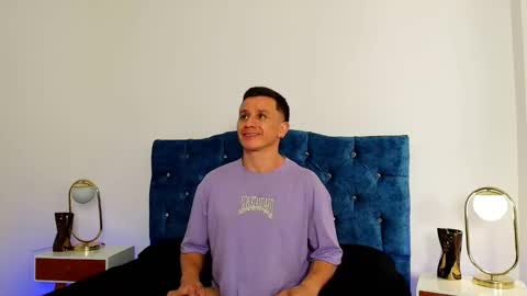 Snapshot of _andrewfalcon2 chatting on 3, 2, 2025 _andrewfalcon2 online show from 3, 2, 2025