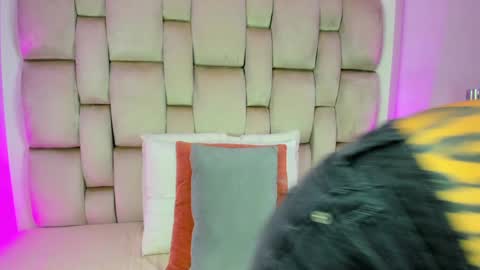 Angel Azul online show from 8, 1, 2025