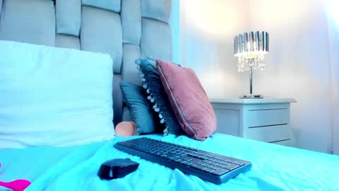 Angel Azul online show from 7, 2, 2025