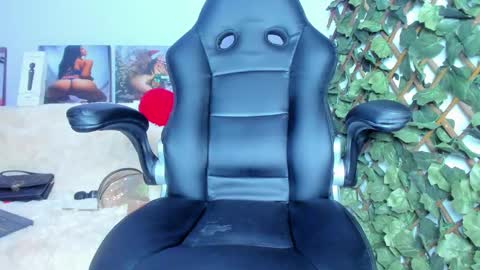 Snapshot of _angelnaugthy_ chatting on 25, 1, 2025 ANGEL online show from 25, 1, 2025