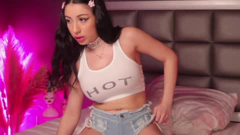 Snapshot of _anna_bloom chatting on 23, 2, 2025 Anna online show from 23, 2, 2025