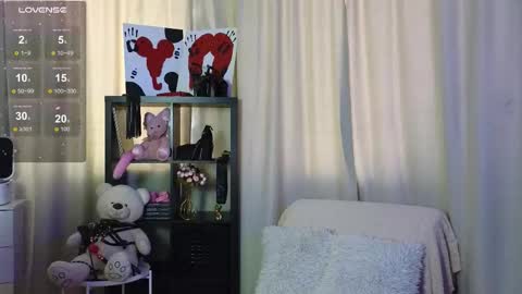 Anna Nolan online show from 16, 10, 2025