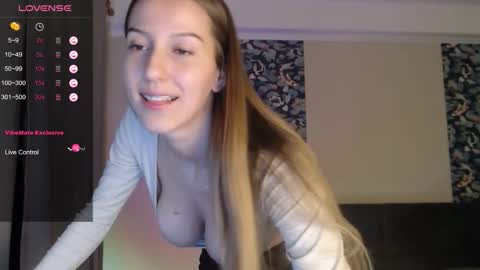 Snapshot of _annymars_ chatting on 16, 11, 2025 Anny online show from 16, 11, 2025