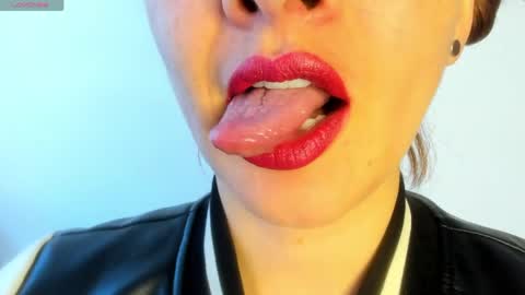 Snapshot of _antomouth_paradise chatting on 22, 4, 2026 antonia online show from 22, 4, 2026