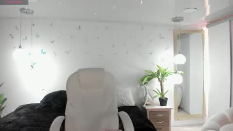 antonnela online show from 15, 4, 2026