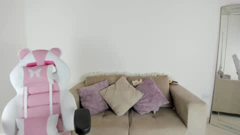    online show from 13, 1, 2025