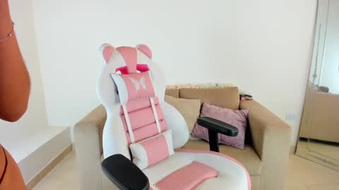    online show from 18, 1, 2025