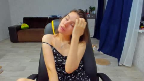 Snapshot of _arina_cox__ chatting on 3, 2, 2025 Arina online show from 3, 2, 2025