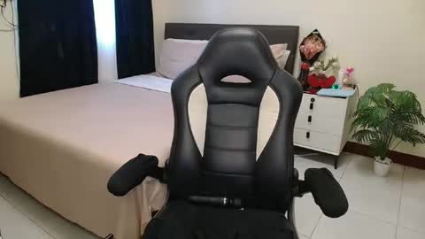 Angie online show from 5, 11, 2025