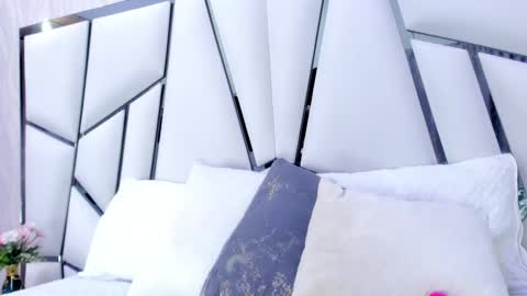 Aura online show from 26, 2, 2025