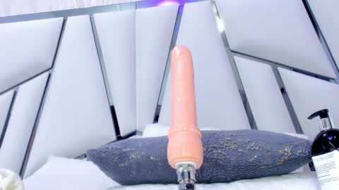 Aura online show from 26, 2, 2025