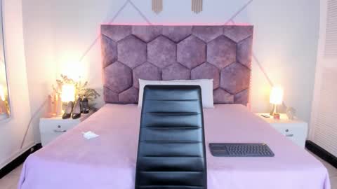 _aurora_collins_ online show from 19, 2, 2026