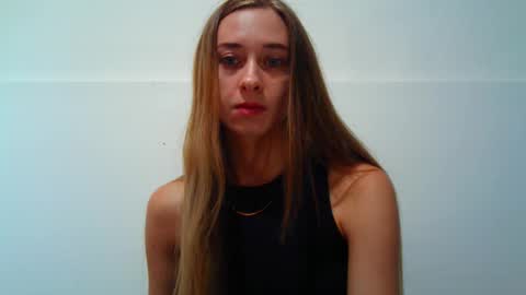 Snapshot of _aurora_sweet chatting on 12, 9, 2025 _aurora_sweet online show from 12, 9, 2025