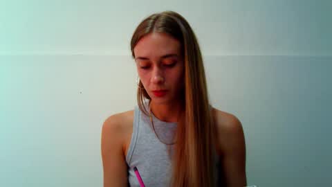 Snapshot of _aurora_sweet chatting on 13, 9, 2025 _aurora_sweet online show from 13, 9, 2025