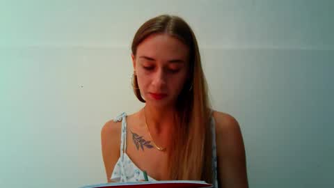 Snapshot of _aurora_sweet chatting on 14, 9, 2025 _aurora_sweet online show from 14, 9, 2025