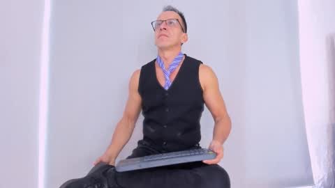 _axelking_ online show from 8, 11, 2025