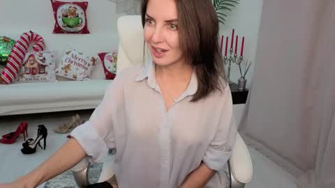 Snapshot of _beylly chatting on 2, 12, 2025 Beylly online show from 2, 12, 2025