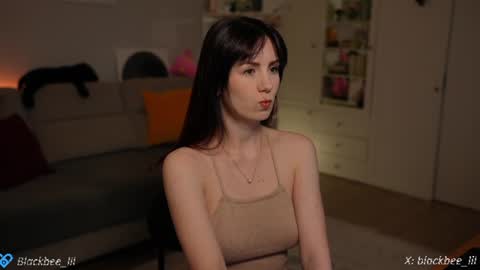 Snapshot of _blackbee_ chatting on 20, 6, 2026 Lili online show from 20, 6, 2026