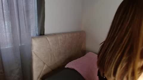Snapshot of _camilaaa__ chatting on 5, 3, 2025   online show from 5, 3, 2025
