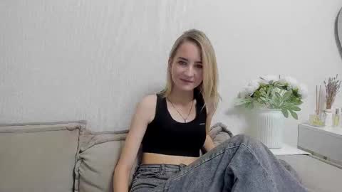   online show from 4, 12, 2025