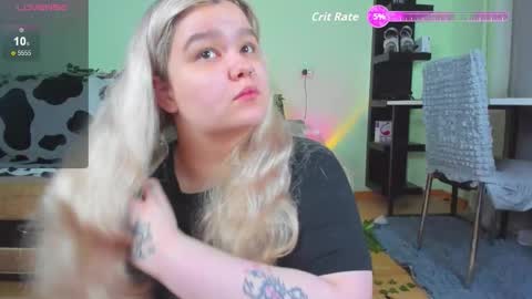 _candym1lky_ online show from 12, 9, 2025