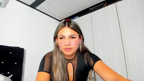 Bella  online show from 27, 12, 2024