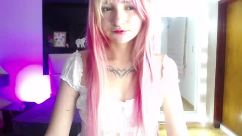 Snapshot of _charlotte_collins_ chatting on 23, 6, 2026 _charlotte_collins_ online show from 23, 6, 2026